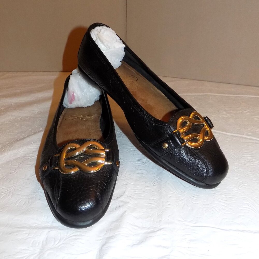 AEROSOLES 7 Black Flats Faux Leather Gold Knot Accent "Stitch & Turn" Big Bet